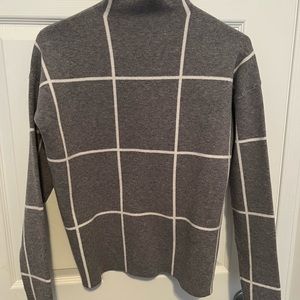 Beautiful Grey Checkered Sweater